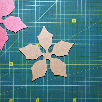 Шаблон Пуансеттии № 13 (размер 2)