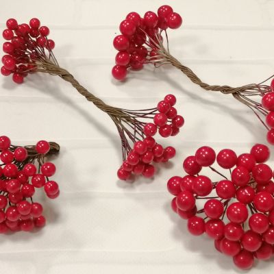 Глянцевые ягоды (тычинки) - красная калина (мелкая)